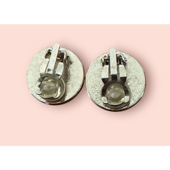 Chanel 04 V Gold-Tone Cream Enamel CC Logo Round Clip-On Earrings Made in France - Picture 3 of 7